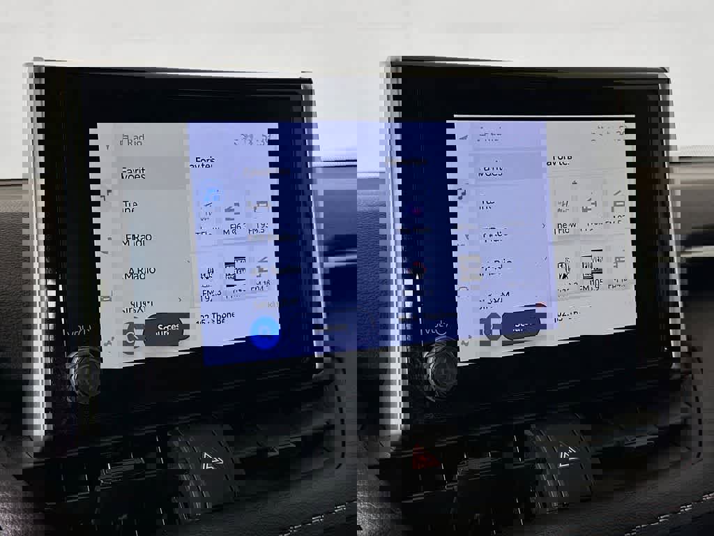 Used 2023 Toyota RAV4 LE image 17