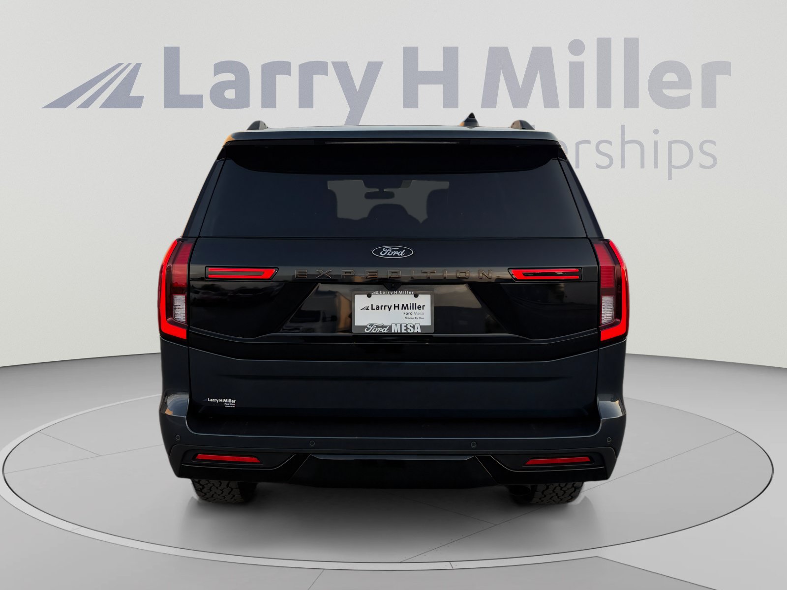 Certified 2025 Ford Expedition Tremor AWD/4WD image 4