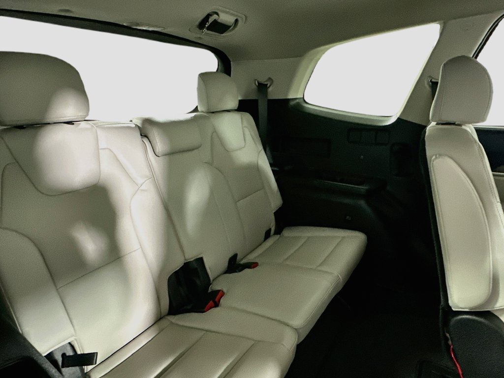 Used 2024 Kia Telluride EX w/ EX Captain's Chair Package AWD/4WD image 29
