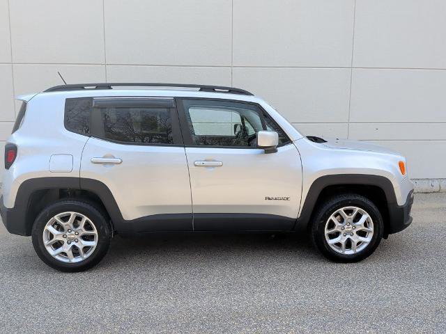 Used 2017 Jeep Renegade Latitude image 3