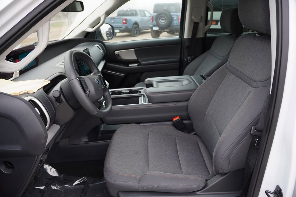 Certified 2025 Ford Expedition Active AWD/4WD image 16