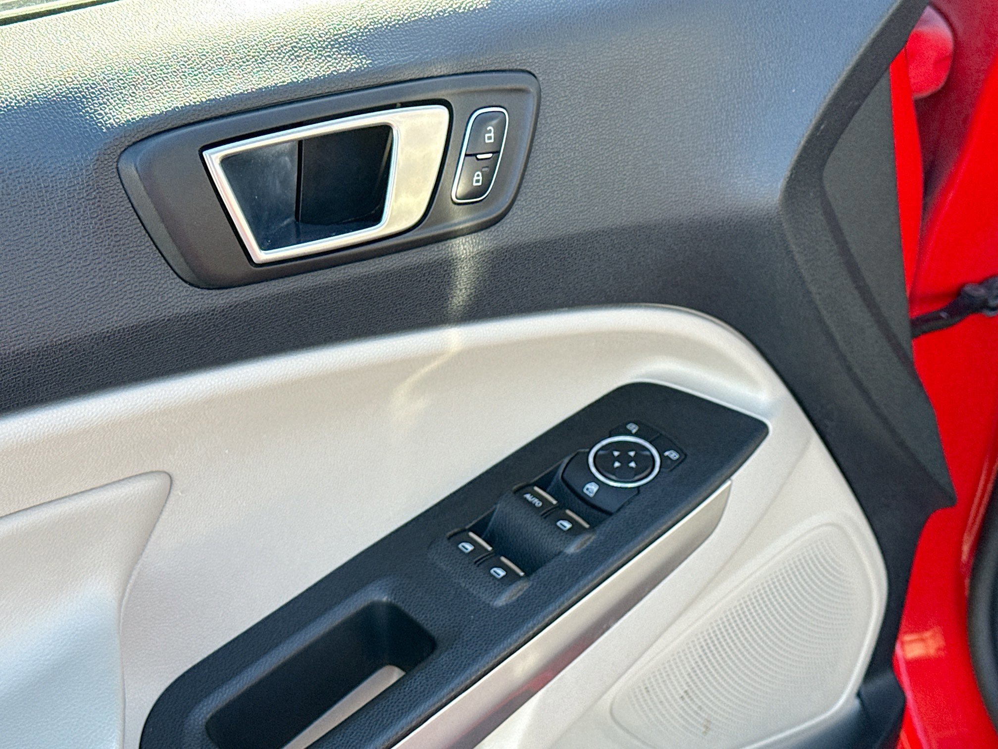 Certified 2021 Ford EcoSport Titanium image 11