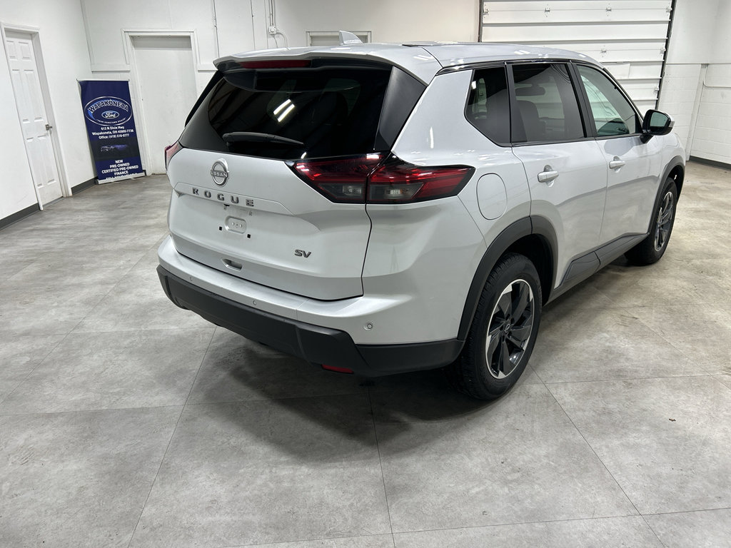 Used 2024 Nissan Rogue S FWD image 5