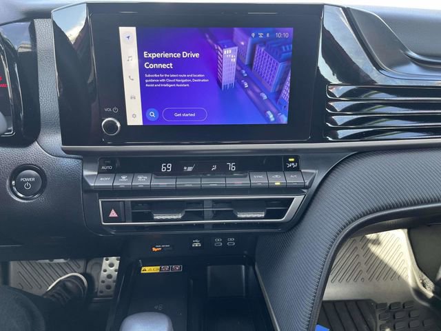 Used 2025 Toyota Camry SE FWD image 12