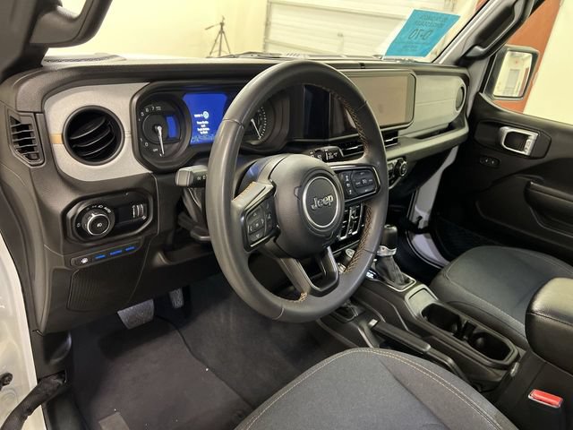 Used 2024 Jeep Wrangler Unlimited AWD/4WD image 12