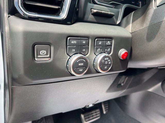 Used 2024 GMC Sierra 3500 Denali Ultimate AWD/4WD image 10