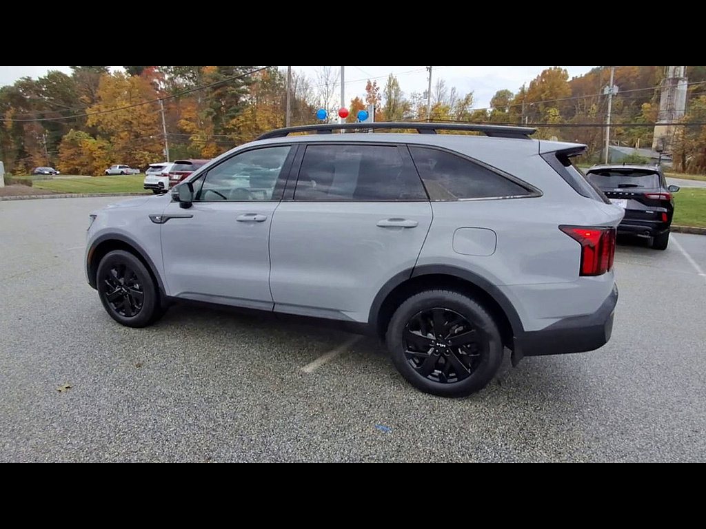 Used 2023 Kia Sorento S w/ Panoramic Sunroof Package AWD/4WD image 6