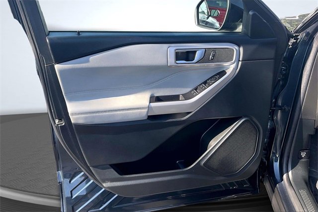 Certified 2022 Ford Explorer XLT w/ Equipment Group 202A image 23