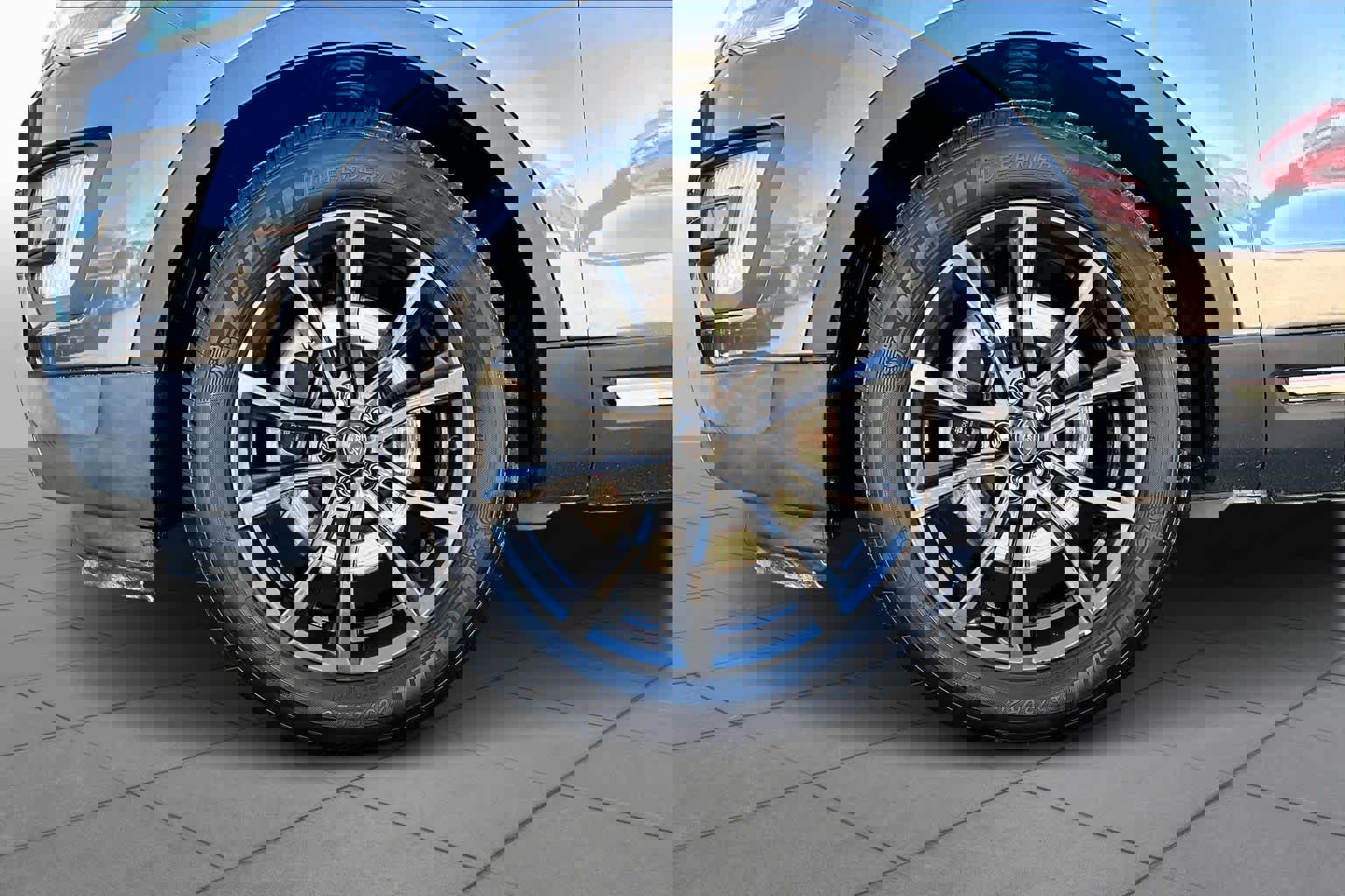 Certified 2017 Ford Explorer XLT w/ Equipment Group 202A image 15