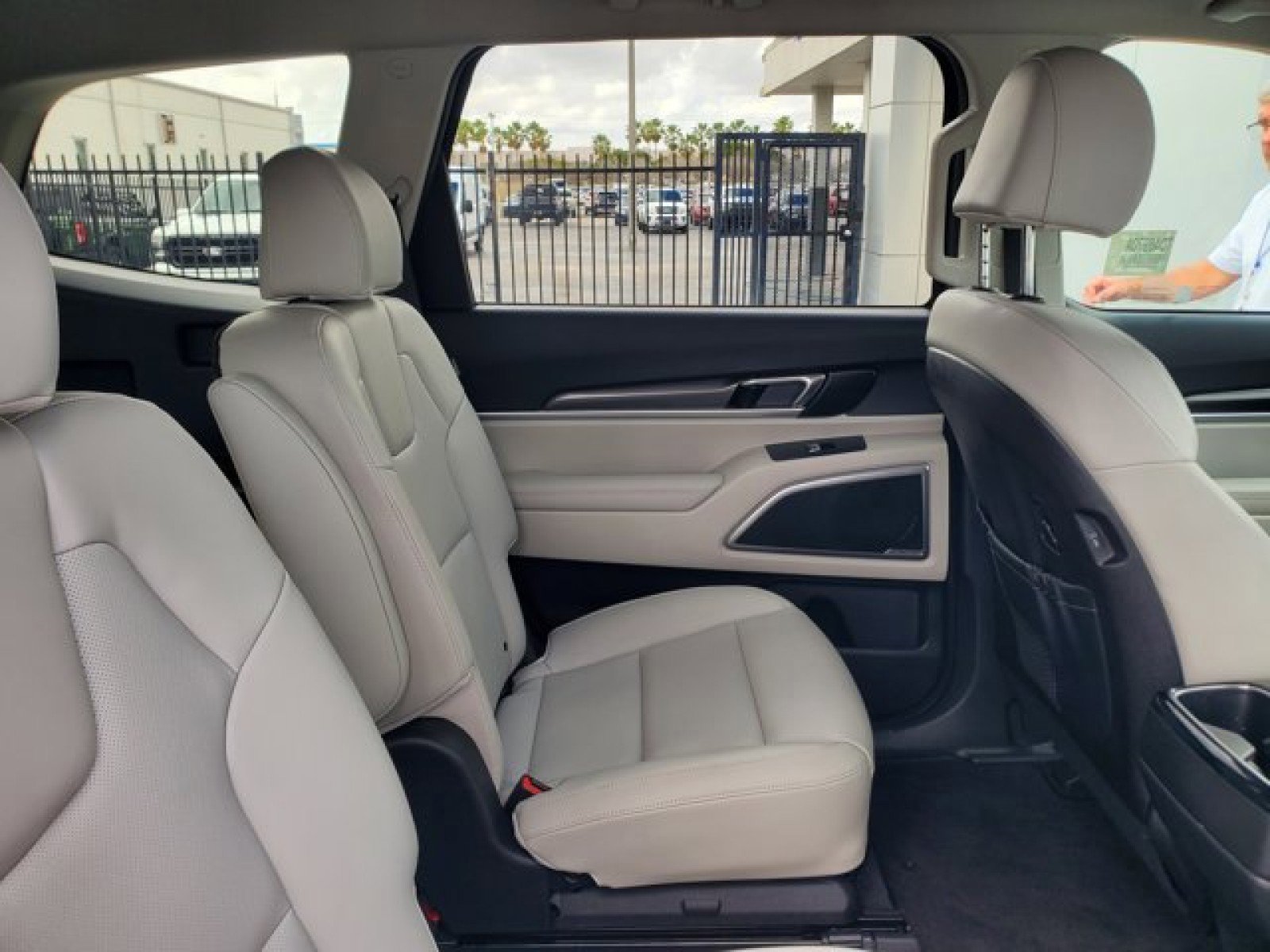 Used 2024 Kia Telluride S w/ S Sunroof Package image 34