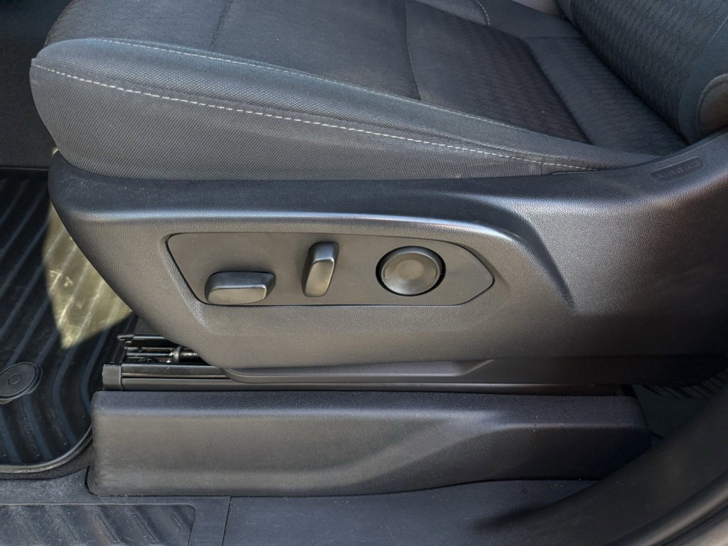 Used 2022 Chevrolet Silverado 1500 Custom image 11