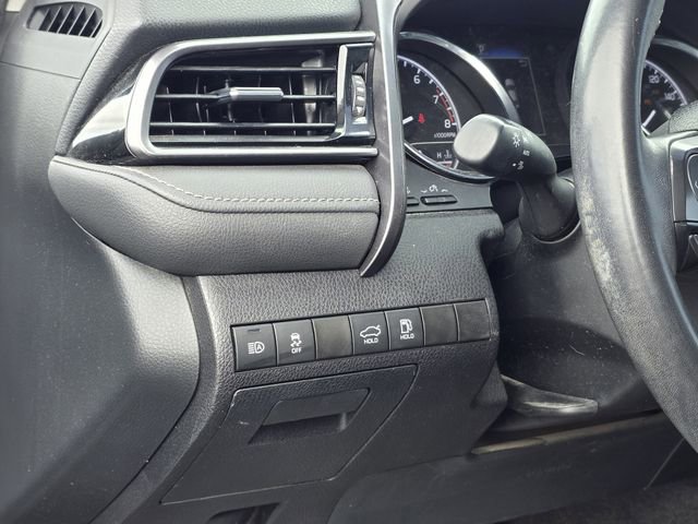 Used 2019 Toyota Camry SE FWD image 18