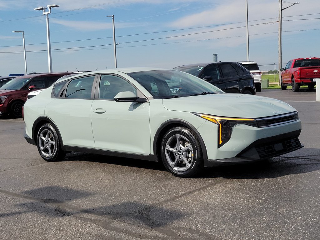 Used 2025 Kia K4