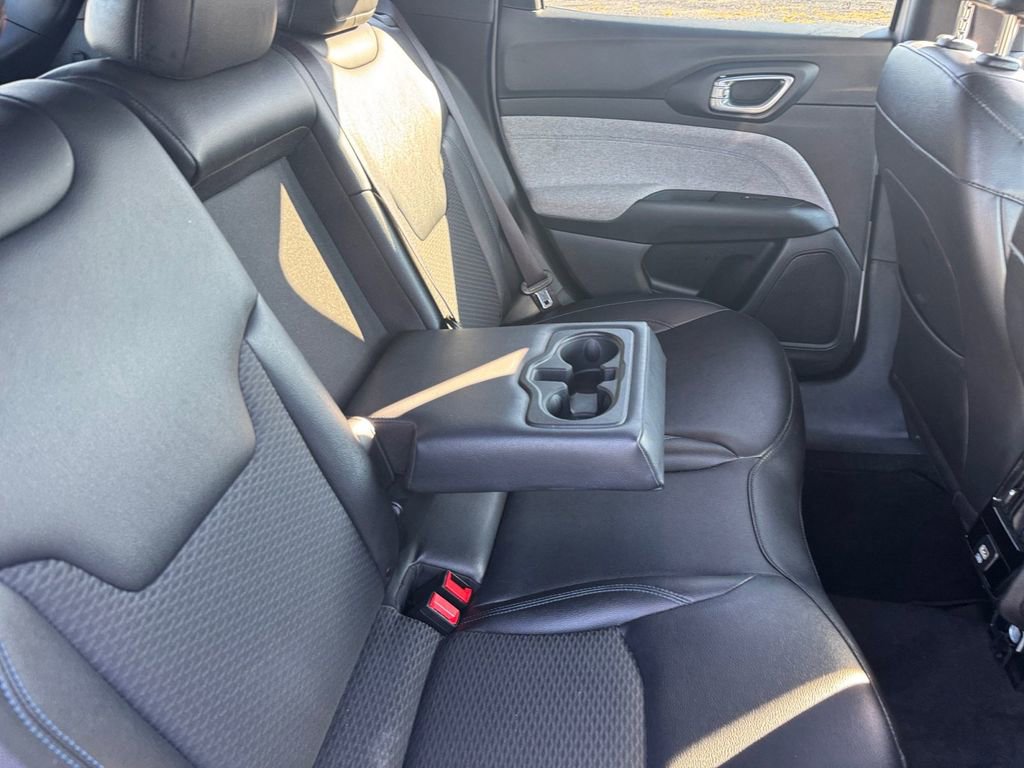 Used 2024 Jeep Compass Latitude AWD/4WD image 20