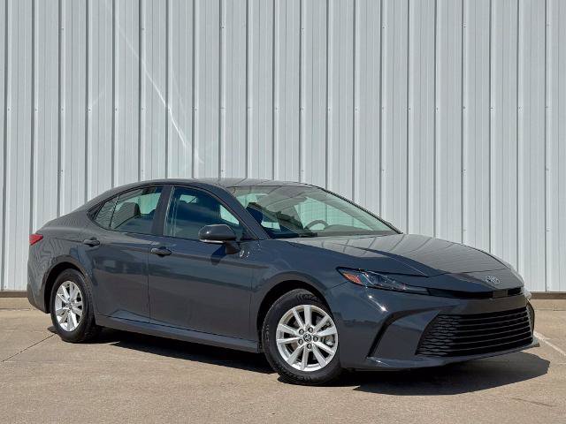 Used 2025 Toyota Camry LE FWD image 8