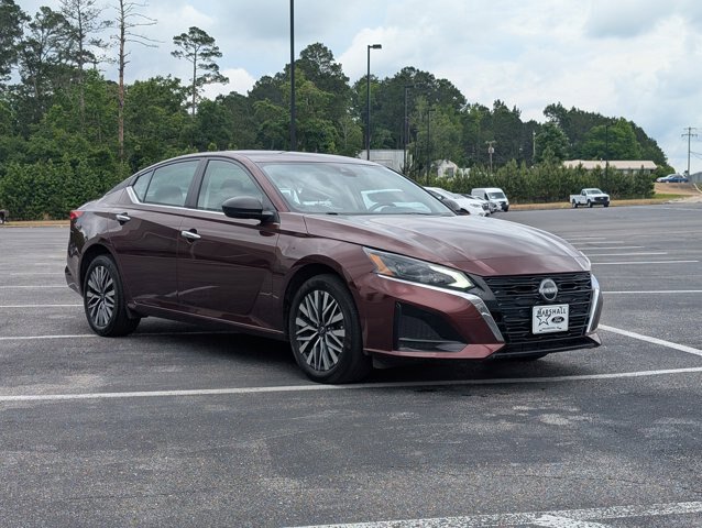 Used 2025 Nissan Altima 2.5 SV AWD/4WD image 7