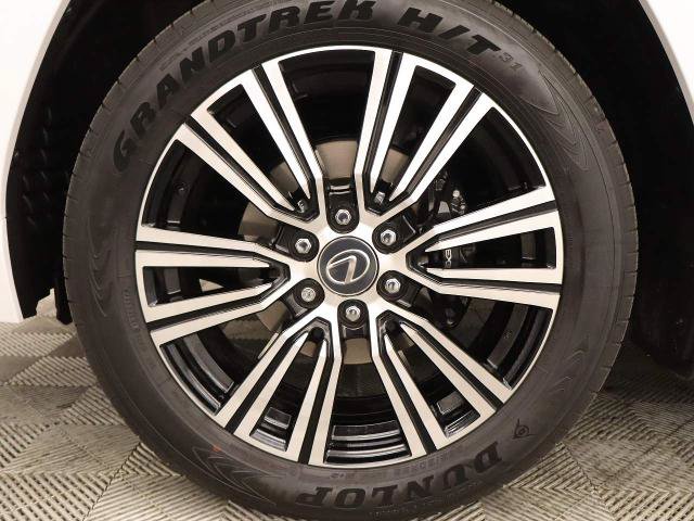 Used 2026 Lexus LX 700h Luxury w/ Accessory Package (Z1) AWD/4WD image 2