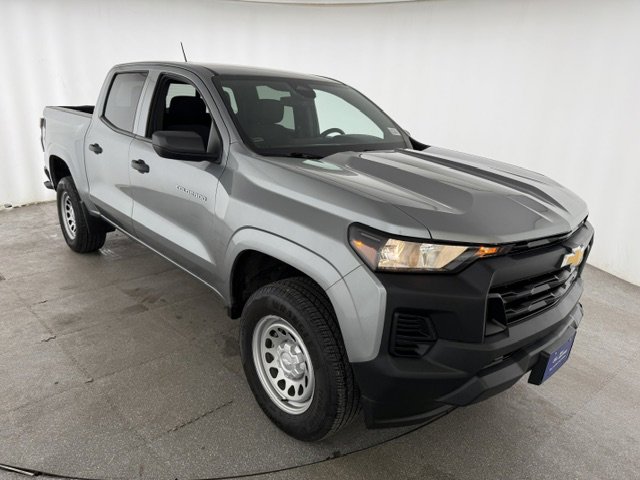 Used 2024 Chevrolet Colorado W/T w/ WT Convenience Package RWD image 3