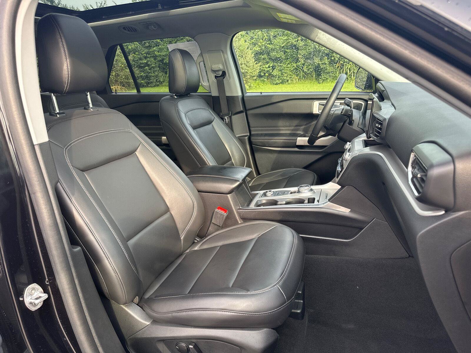Certified 2024 Ford Explorer XLT w/ Equipment Group 202A AWD/4WD image 20