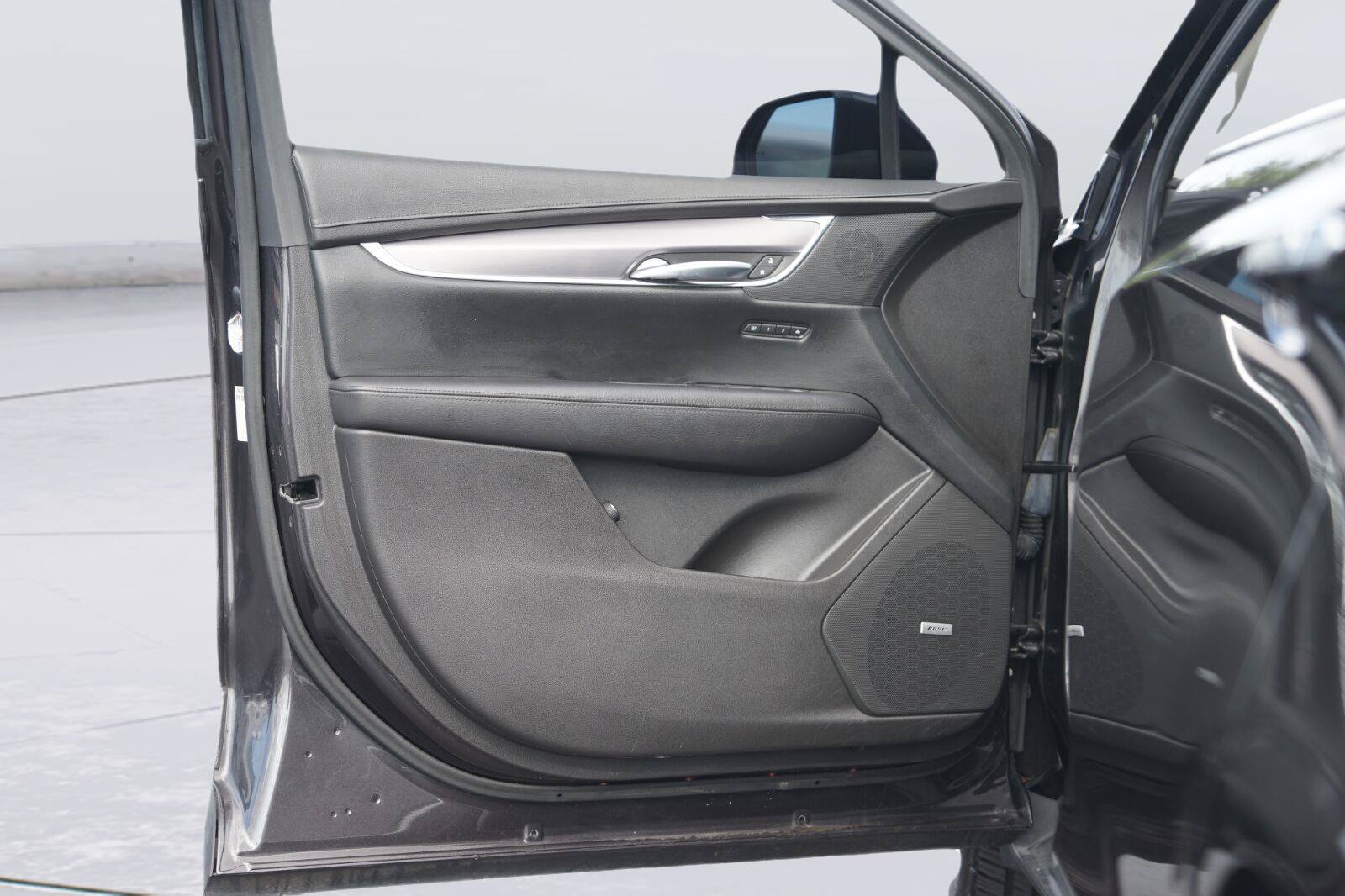 Used 2018 Cadillac XT5 Premium Luxury AWD/4WD image 31