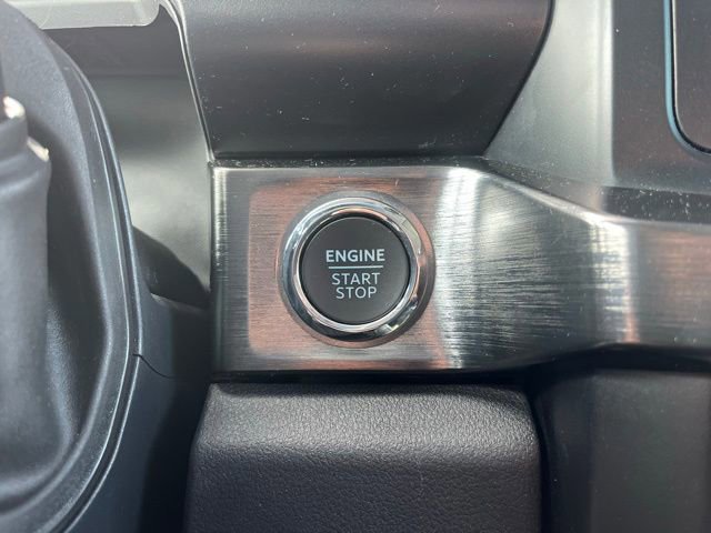 Certified 2024 Ford F250 Lariat w/ Black Appearance Package image 19