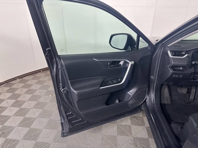 Used 2024 Toyota RAV4 LE AWD/4WD image 16