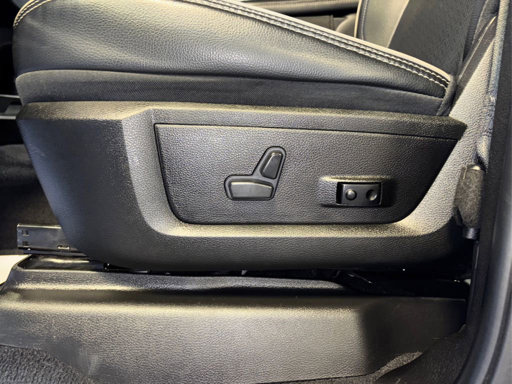 Used 2024 RAM 2500 Laramie w/ Safety Group AWD/4WD image 29