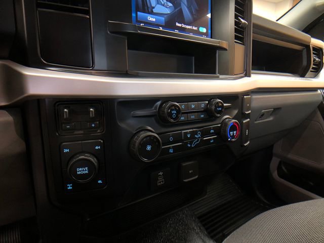 Certified 2023 Ford F350 XL w/ Snow Plow/Camper Package AWD/4WD image 18