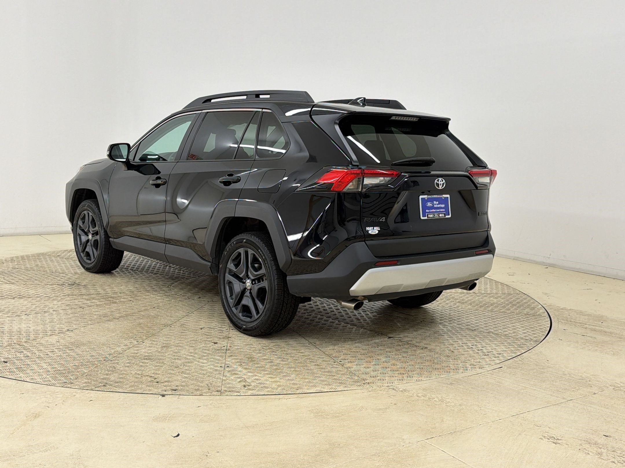 Used 2024 Toyota RAV4 Adventure AWD/4WD image 3