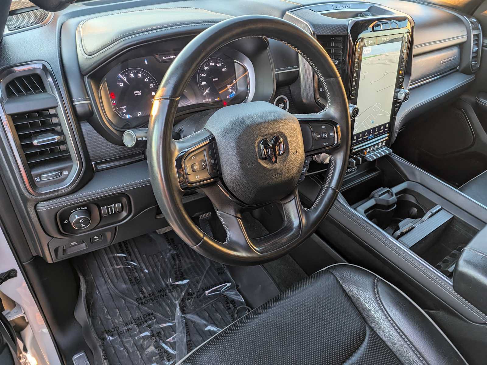Used 2023 RAM 1500 Limited w/ Body-Colour Bumper Group AWD/4WD image 2