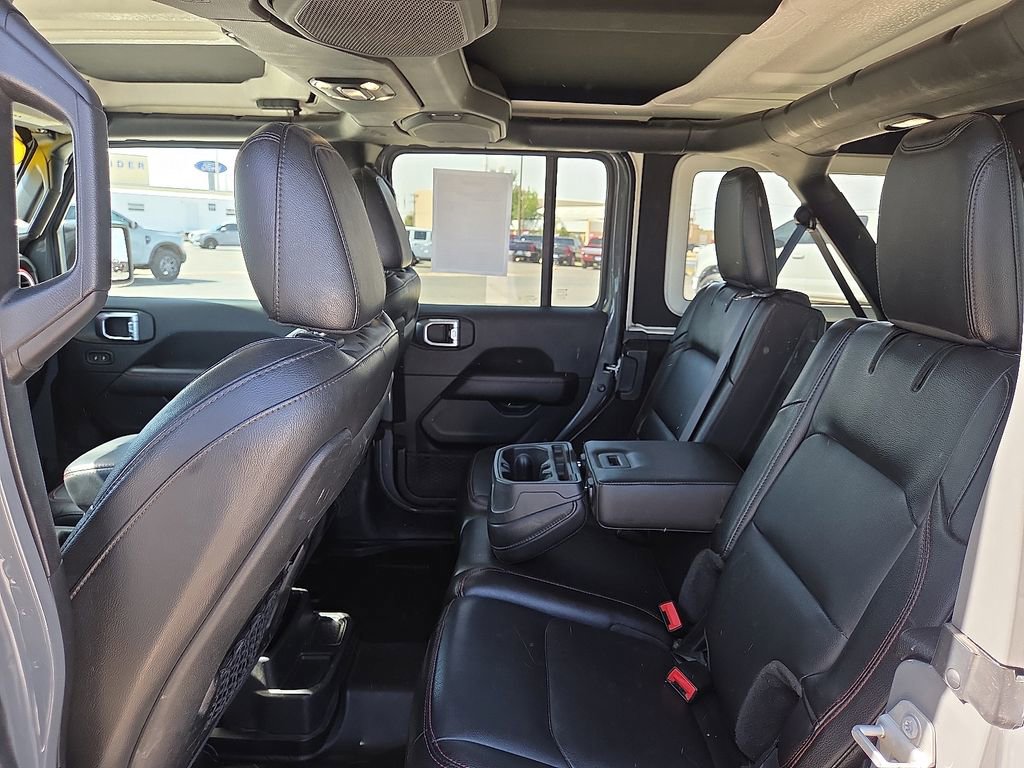 Used 2022 Jeep Wrangler Unlimited Rubicon w/ LED Lighting Group AWD/4WD image 19