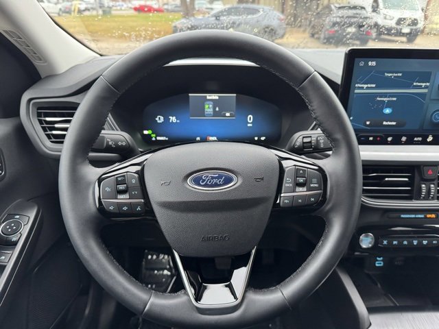 Certified 2023 Ford Escape Platinum w/ Premium Technology Package image 33