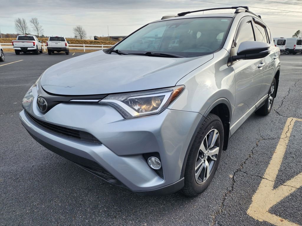 Used 2018 Toyota RAV4 XLE image 4
