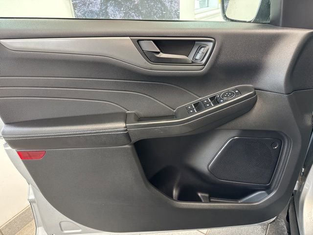Certified 2023 Ford Escape Active AWD/4WD image 18