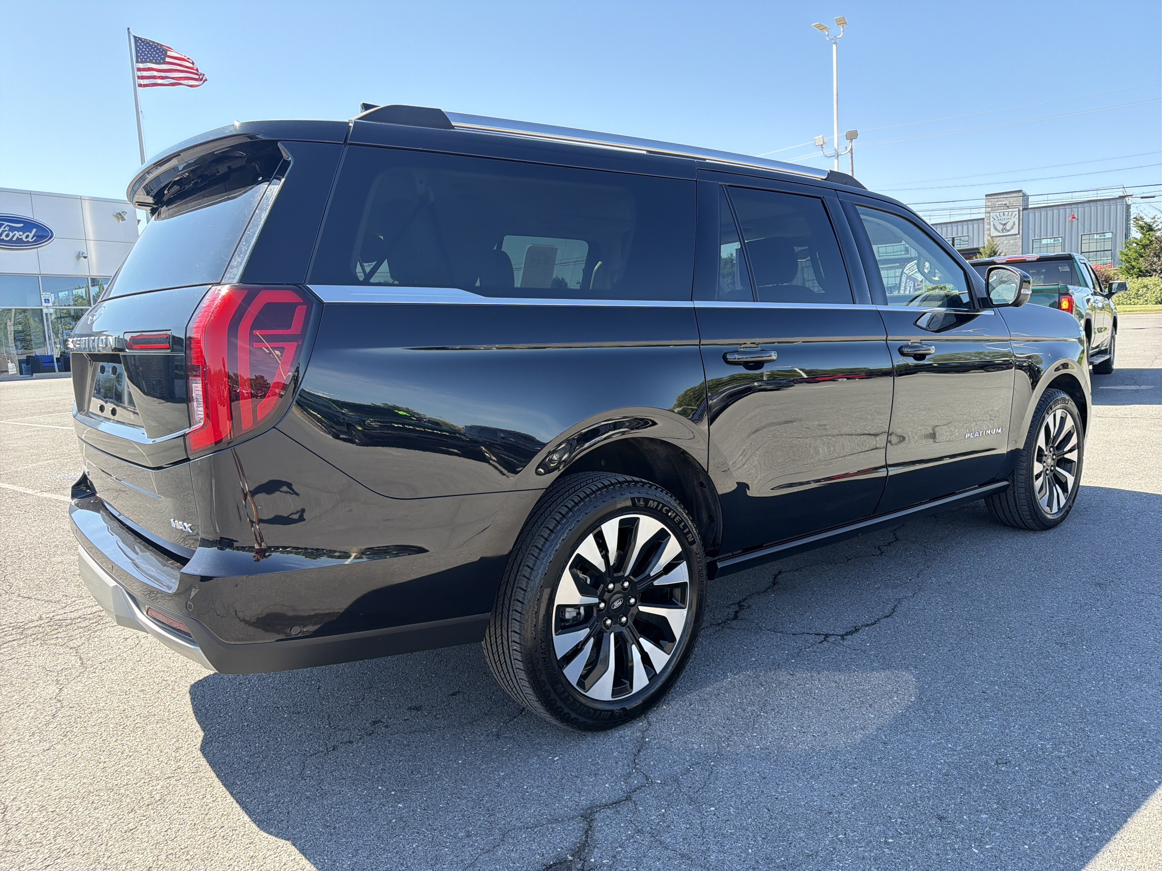 Certified 2025 Ford Expedition Max Platinum w/ Driver's Package AWD/4WD image 3