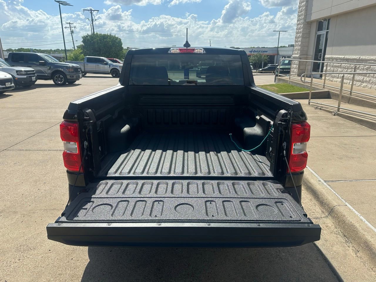 Certified 2025 Ford Maverick XLT image 9