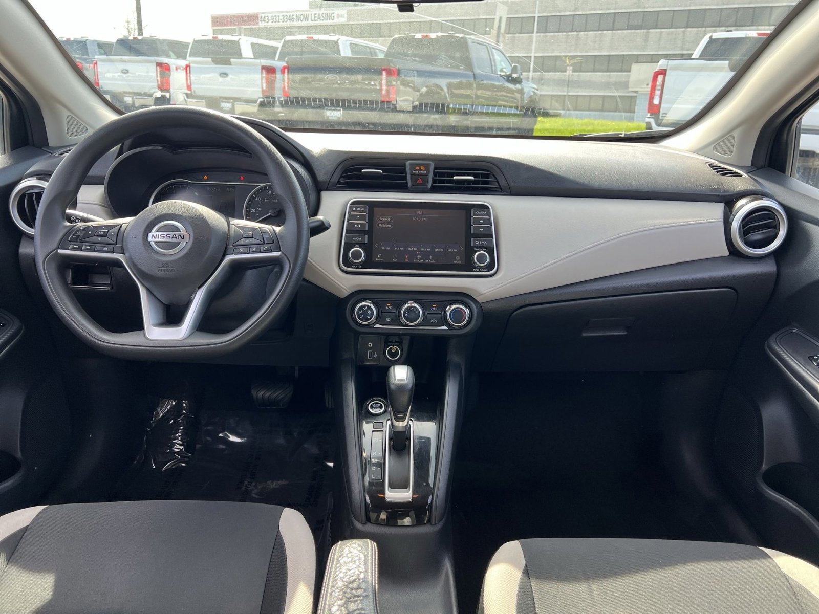 Used 2021 Nissan Versa SV FWD image 21