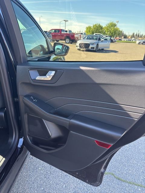 Certified 2021 Ford Escape SE w/ SE Sport Appearance Package image 16