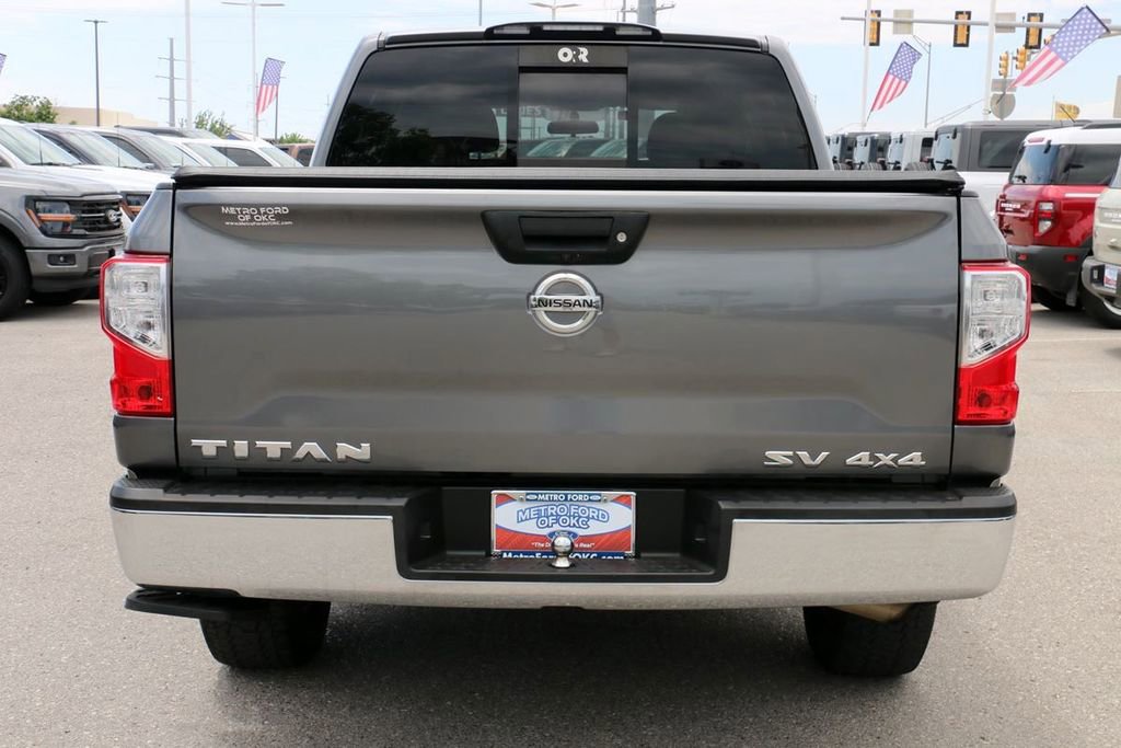 Used 2019 Nissan Titan SV AWD/4WD image 6