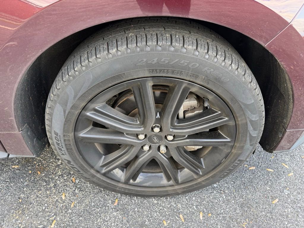 Certified 2022 Ford Edge ST-Line AWD/4WD image 10