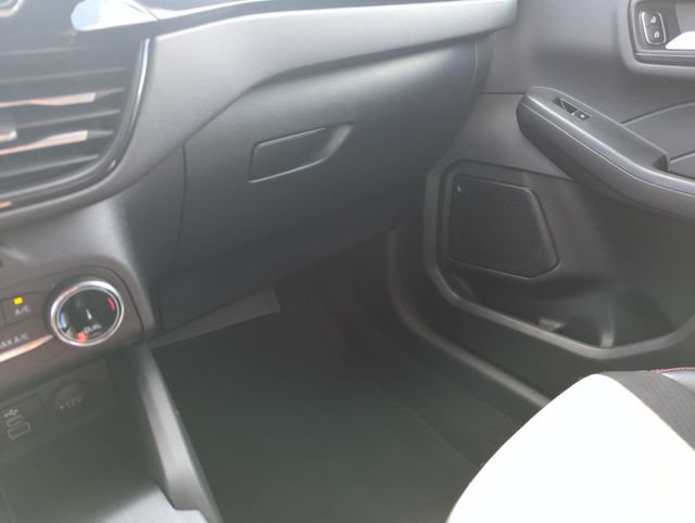 Certified 2025 Ford Escape ST-Line AWD/4WD image 46