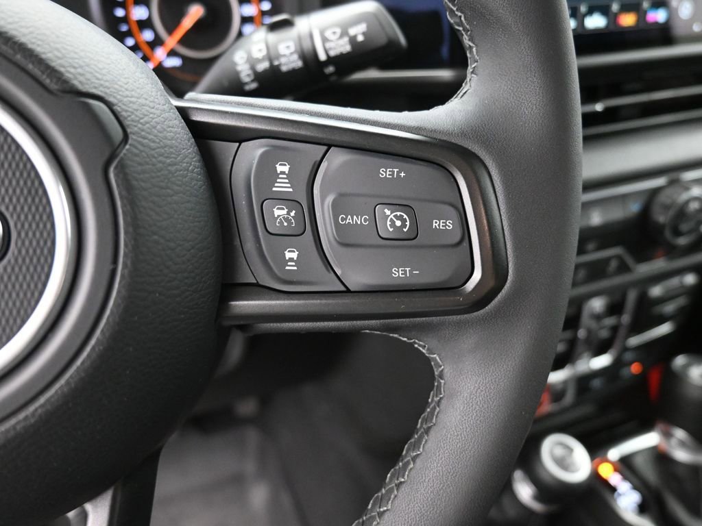 Used 2025 Jeep Wrangler Unlimited Sport AWD/4WD image 31