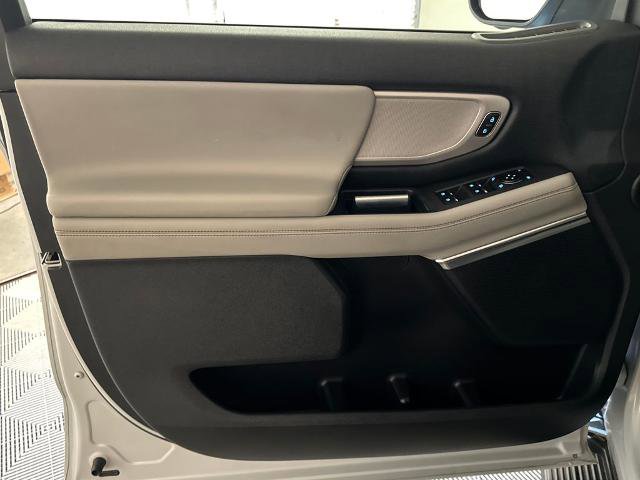 Certified 2025 Ford Expedition Active RWD image 17