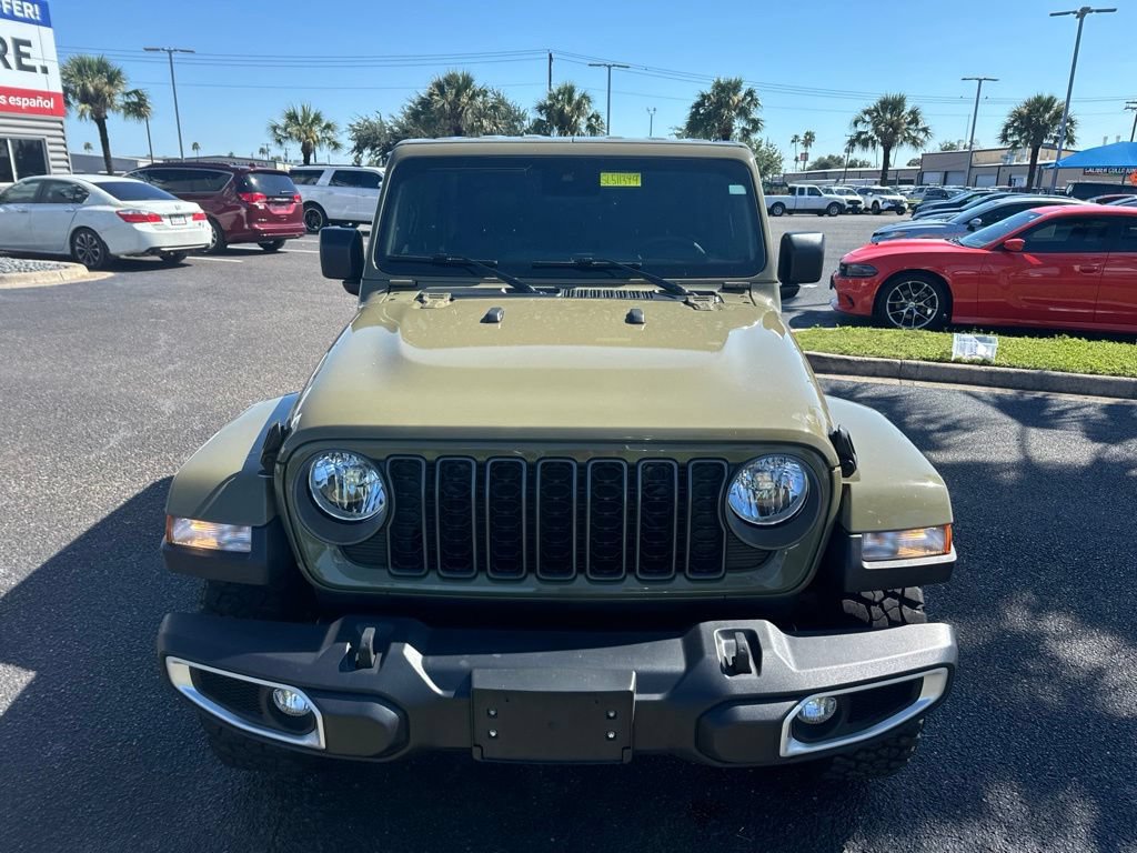 Used 2025 Jeep Gladiator Sport AWD/4WD image 6