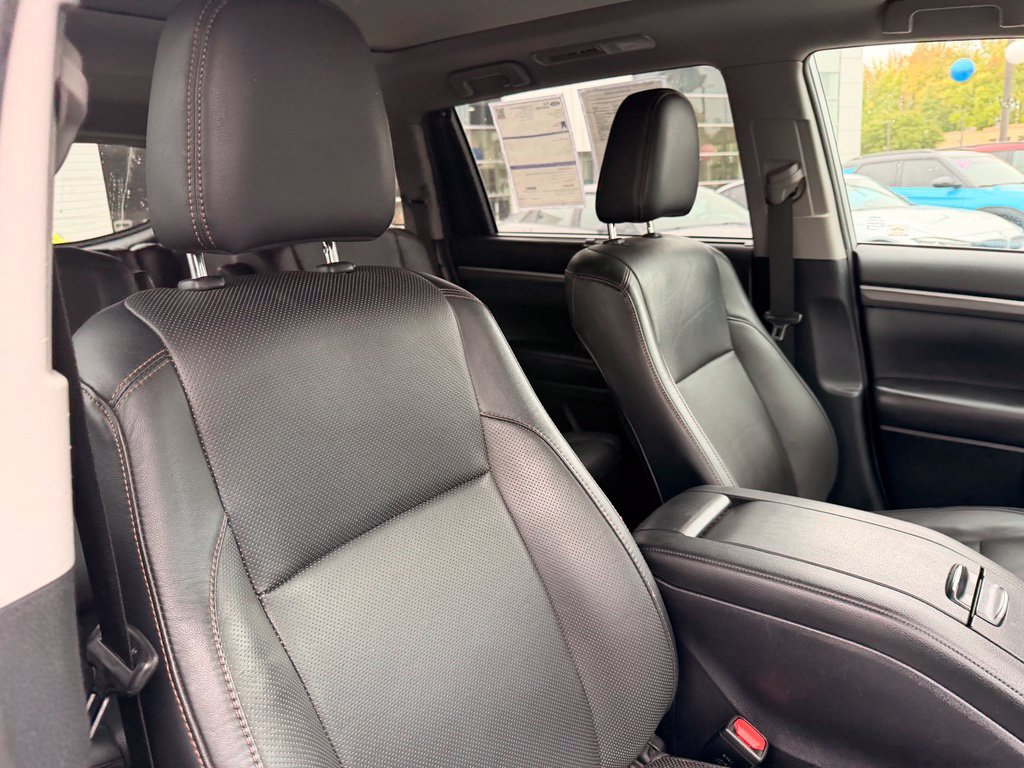 Used 2019 Toyota Highlander Limited Platinum AWD/4WD image 22