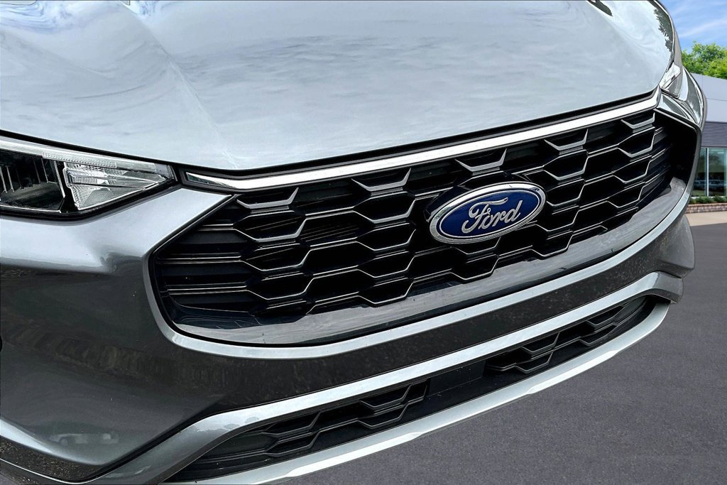 Certified 2024 Ford Escape ST-Line w/ Tech Pack #1 AWD/4WD image 33