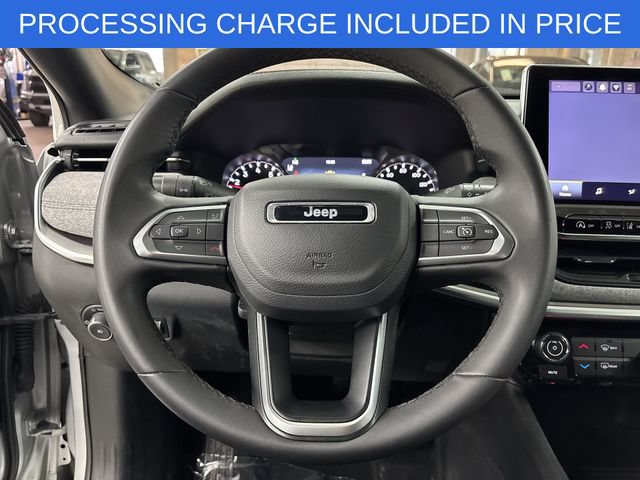 Used 2024 Jeep Compass Latitude AWD/4WD image 6