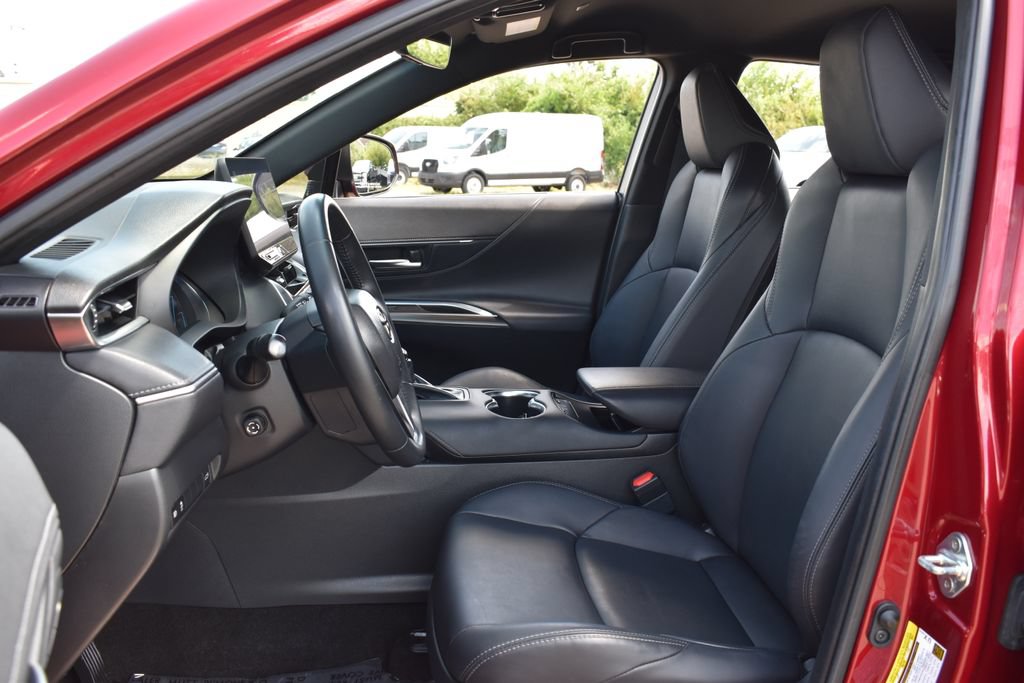 Used 2024 Toyota Venza XLE AWD/4WD image 28