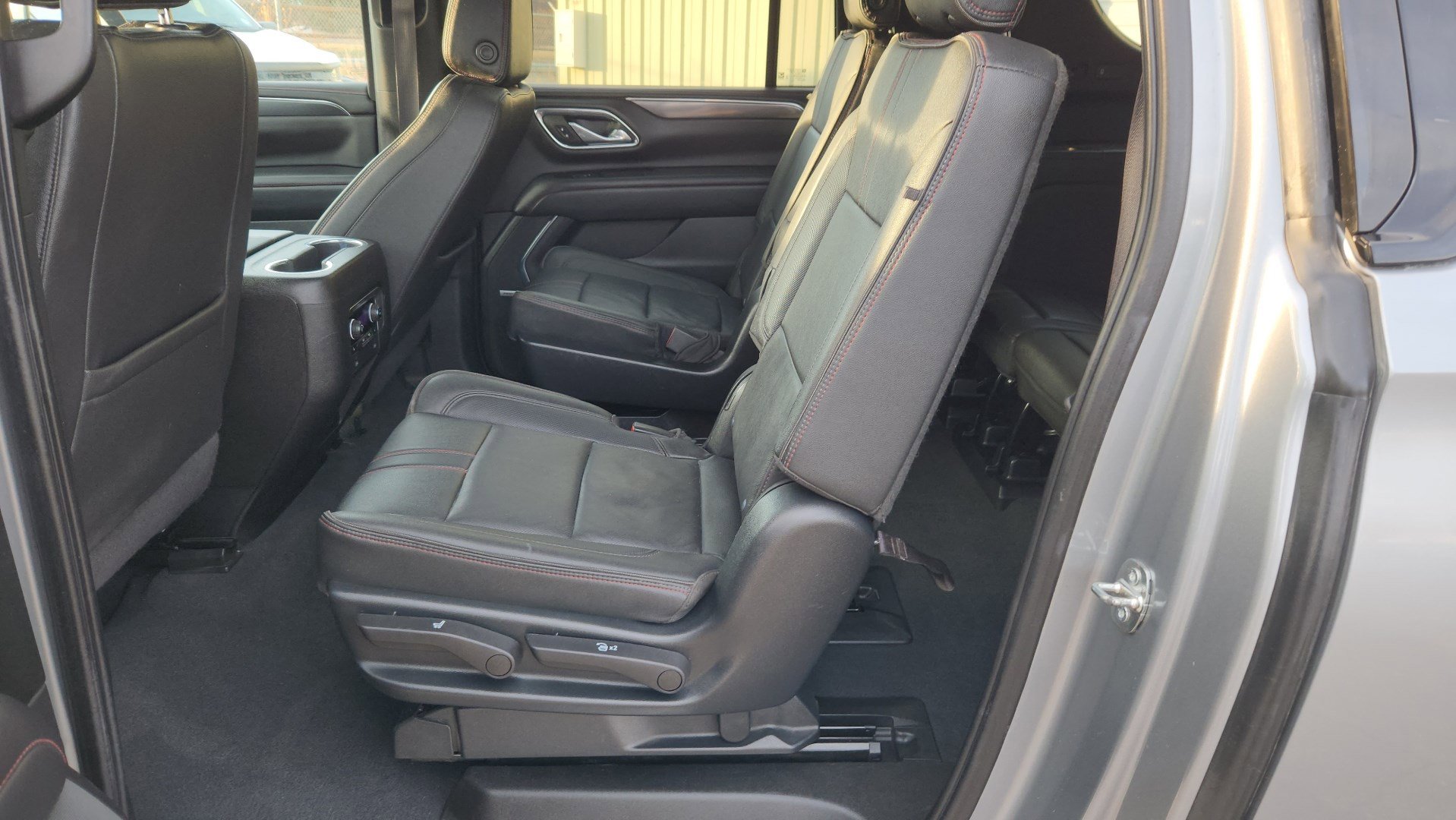 Used 2023 Chevrolet Suburban RST w/ Luxury Package image 26