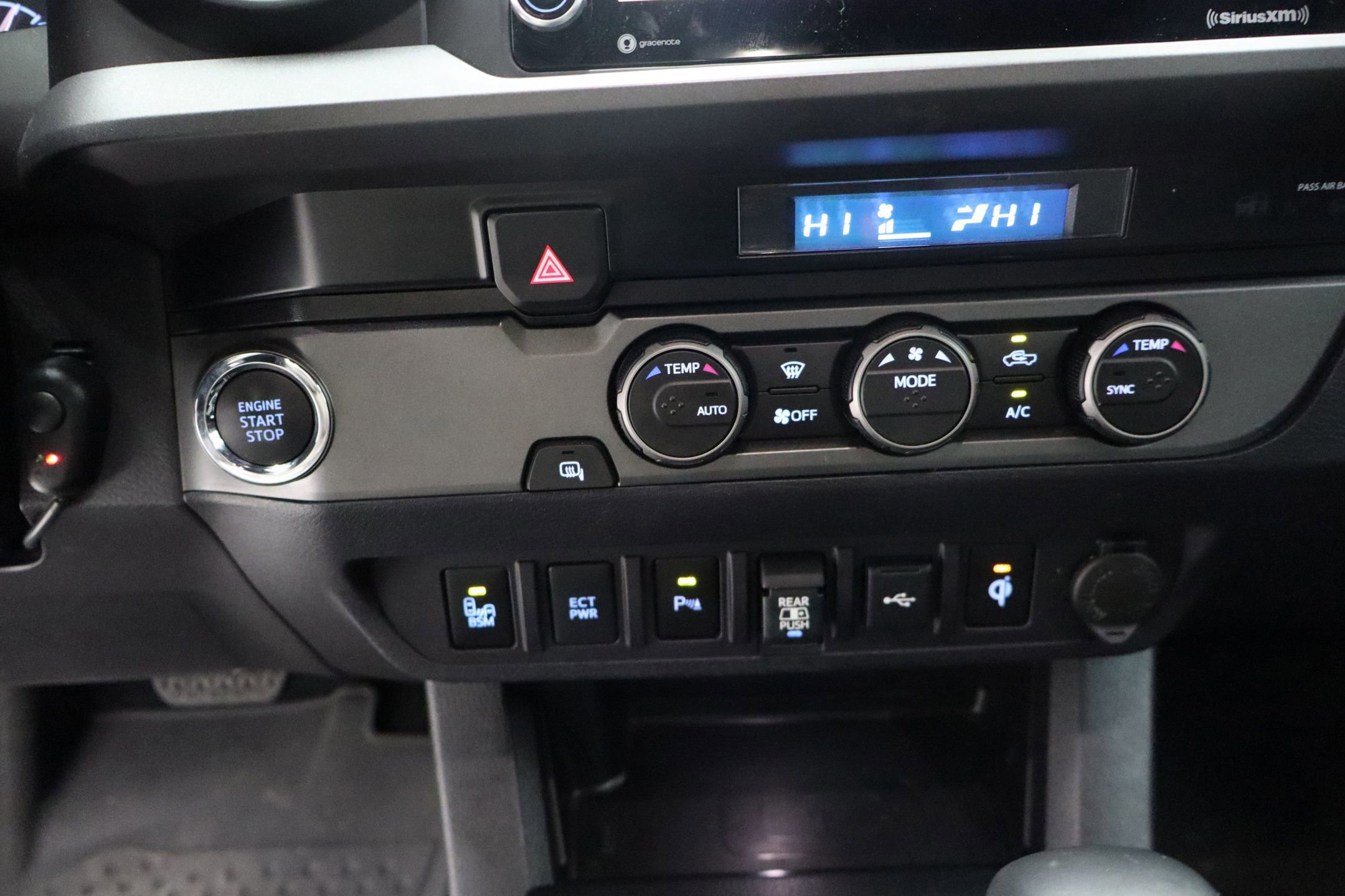 Used 2022 Toyota Tacoma TRD Sport w/ Technology Package image 27